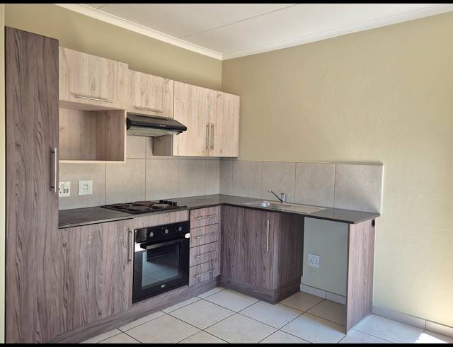 2 BEDROOM APARTMENT FOR SALE IN BENONI NORTH